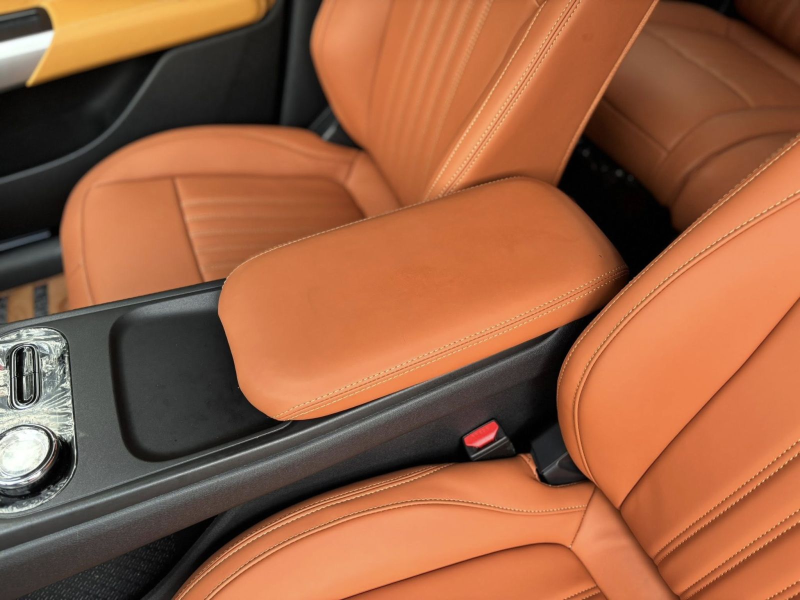 Quy trình thi công bọc ghế da Vinfast tại Auto 60S